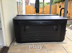 Hot Tub Happy Spa, Platinum Deluxe Range. Excellent Condition Very Little Used