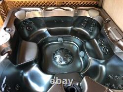 Hot Tub Sundance Edison 680 Spa. 6/7 Seats. With Heat Cover/ Steps & chemicals