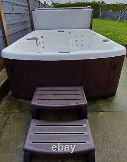 Hot tub/spa 6 seater with lounger, 33 jets, steps and cover