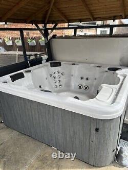 Hot tub used solid