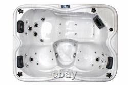 Jacuzzi hot tubs used
