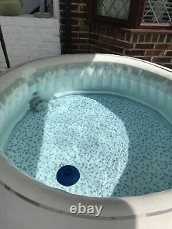 Layz spa paris 2021 new style hot tub + pump no punctures With Led Lights