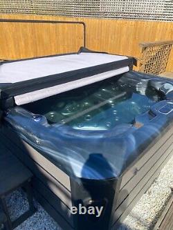 Platinum Spas Refresh Hot Tub with in-built bluetooth speaker (6 seater)