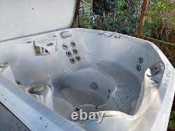 Six Seater solid hot tub with cover and furniture